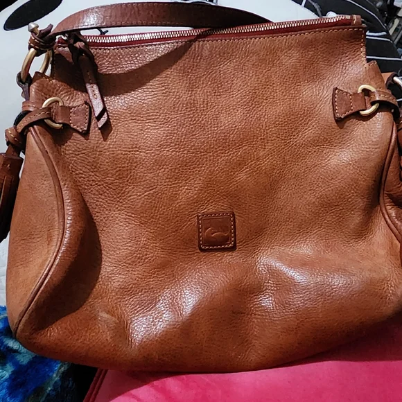 Dooney & Bourke Florentine Leather Tassel Medium Zip Hobo Handbag *callouts* - Picture 4 of 17